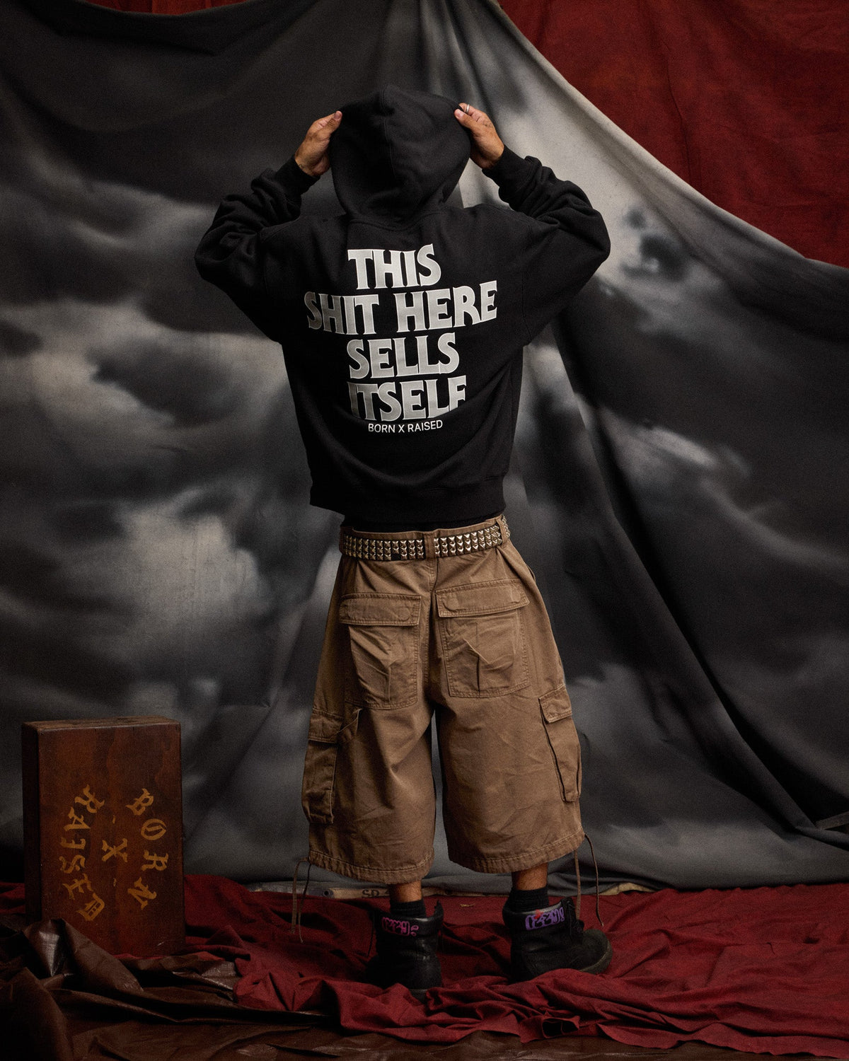 NOSE BEERS HOODIE: BLACK